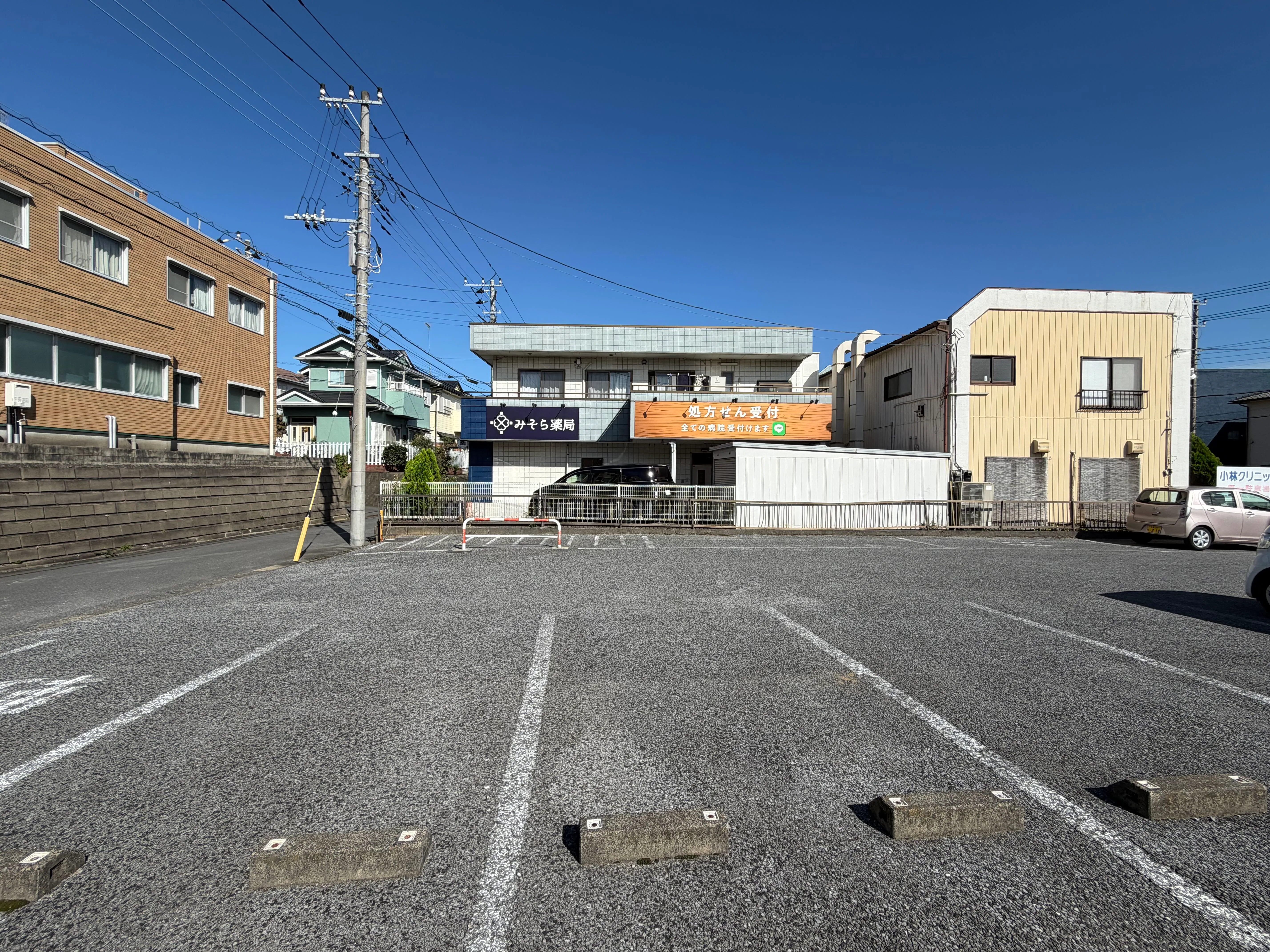 店舗前の駐車場