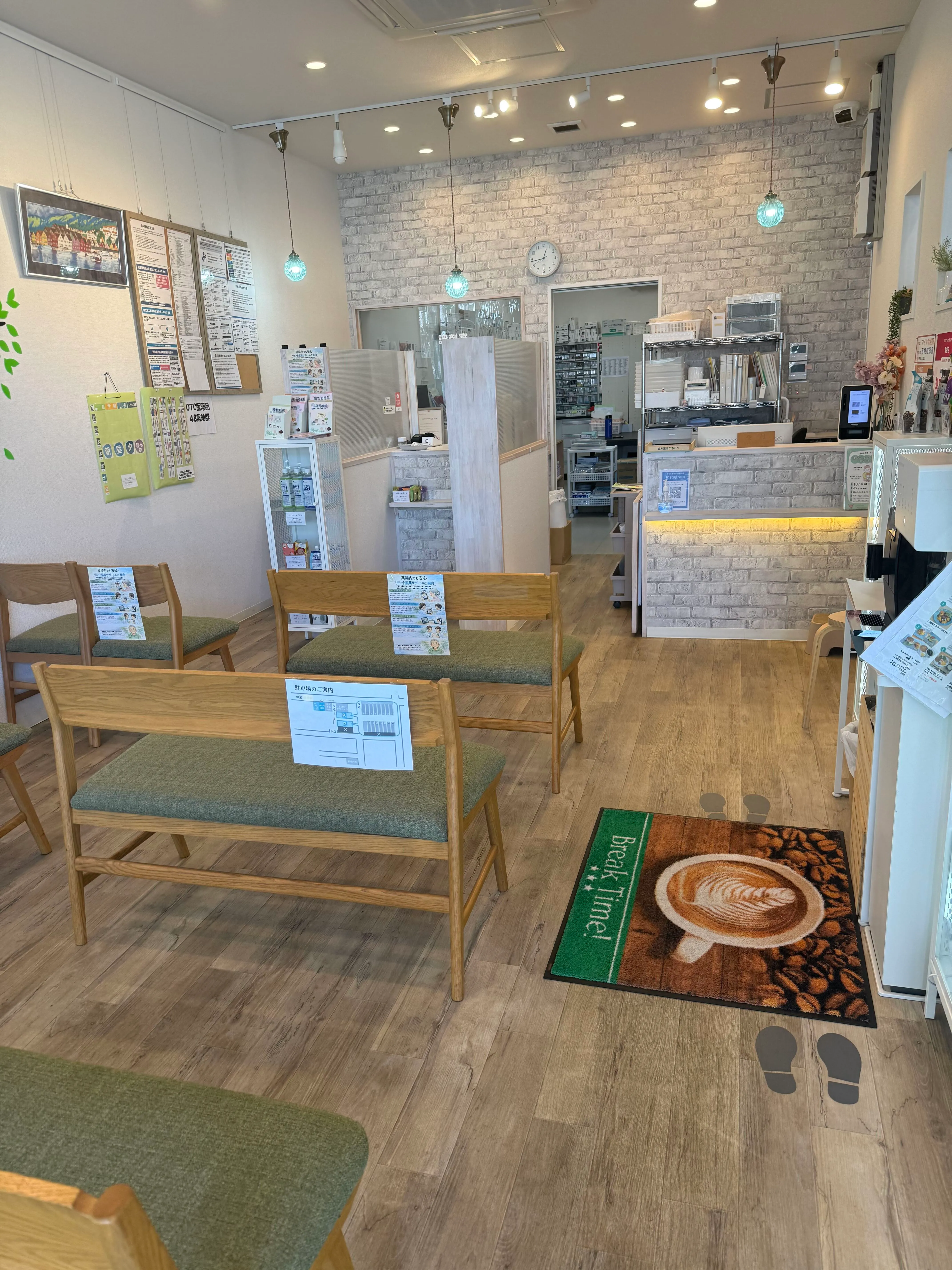 臼井駅前店の店内